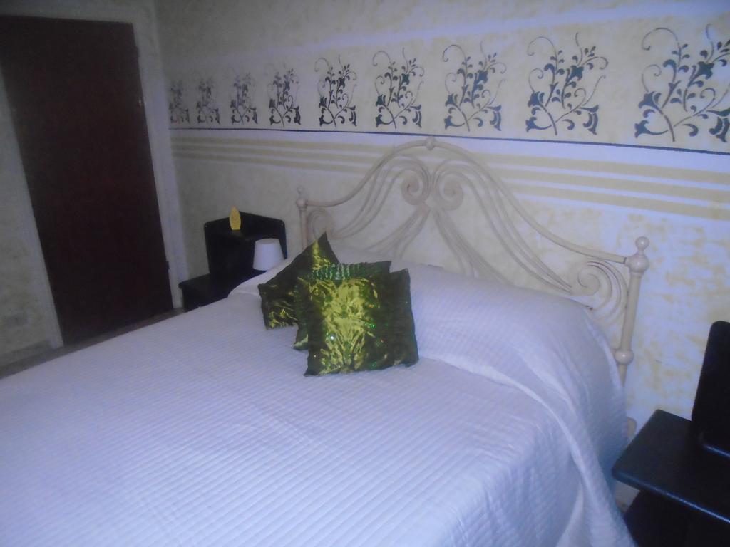 Tropical Bed&Breakfast Лукка Екстер'єр фото