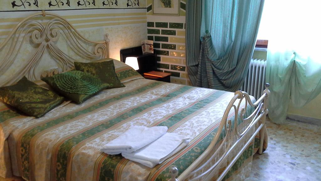 Tropical Bed&Breakfast Лукка Екстер'єр фото