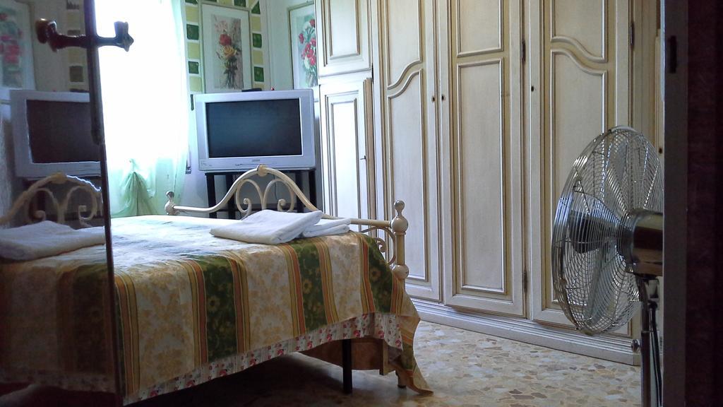 Tropical Bed&Breakfast Лукка Екстер'єр фото
