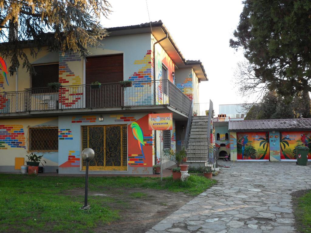 Tropical Bed&Breakfast Лукка Екстер'єр фото